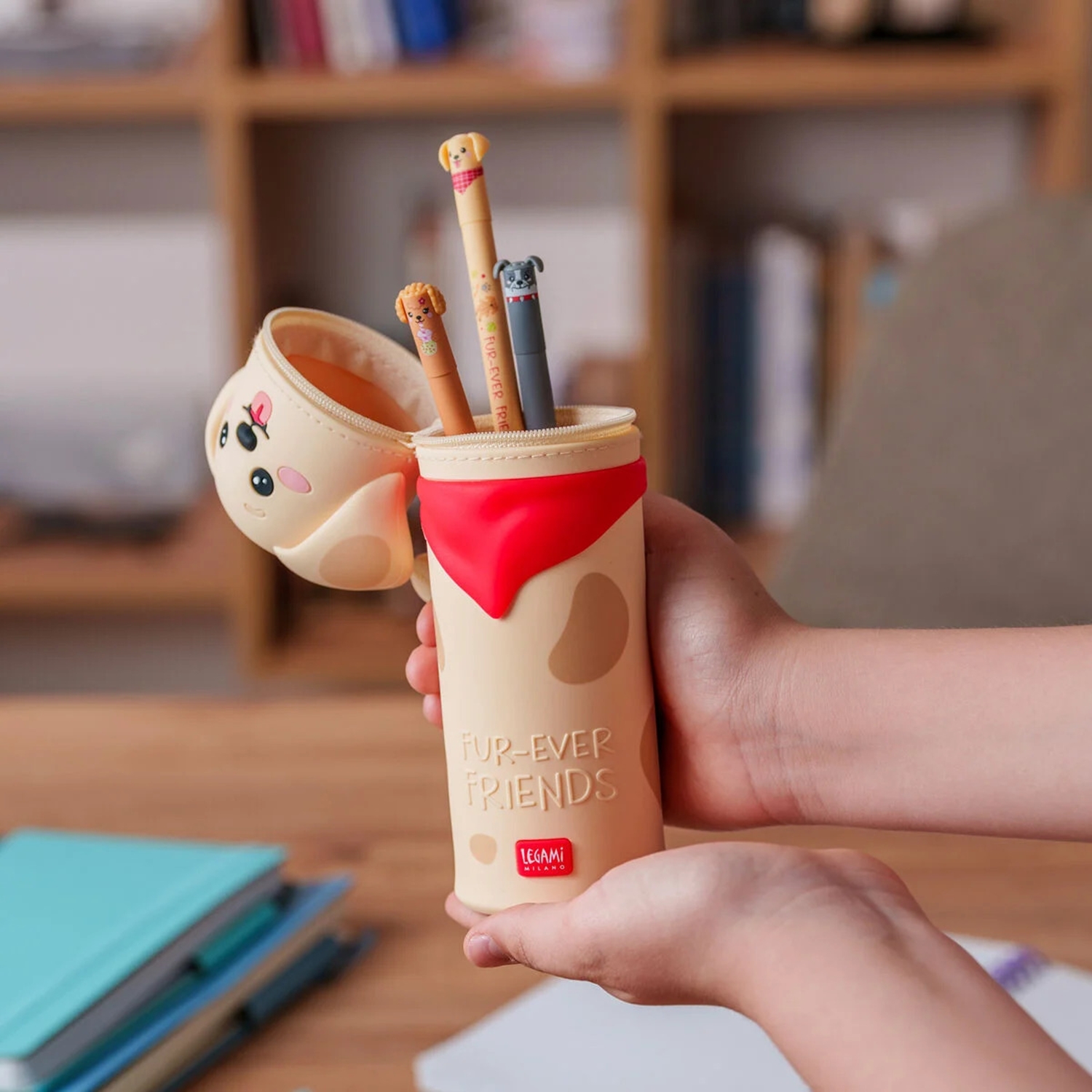 Legami KA0025 KAWAII - 2-IN-1 SILICONE PENCIL CASE - SECRET BTS