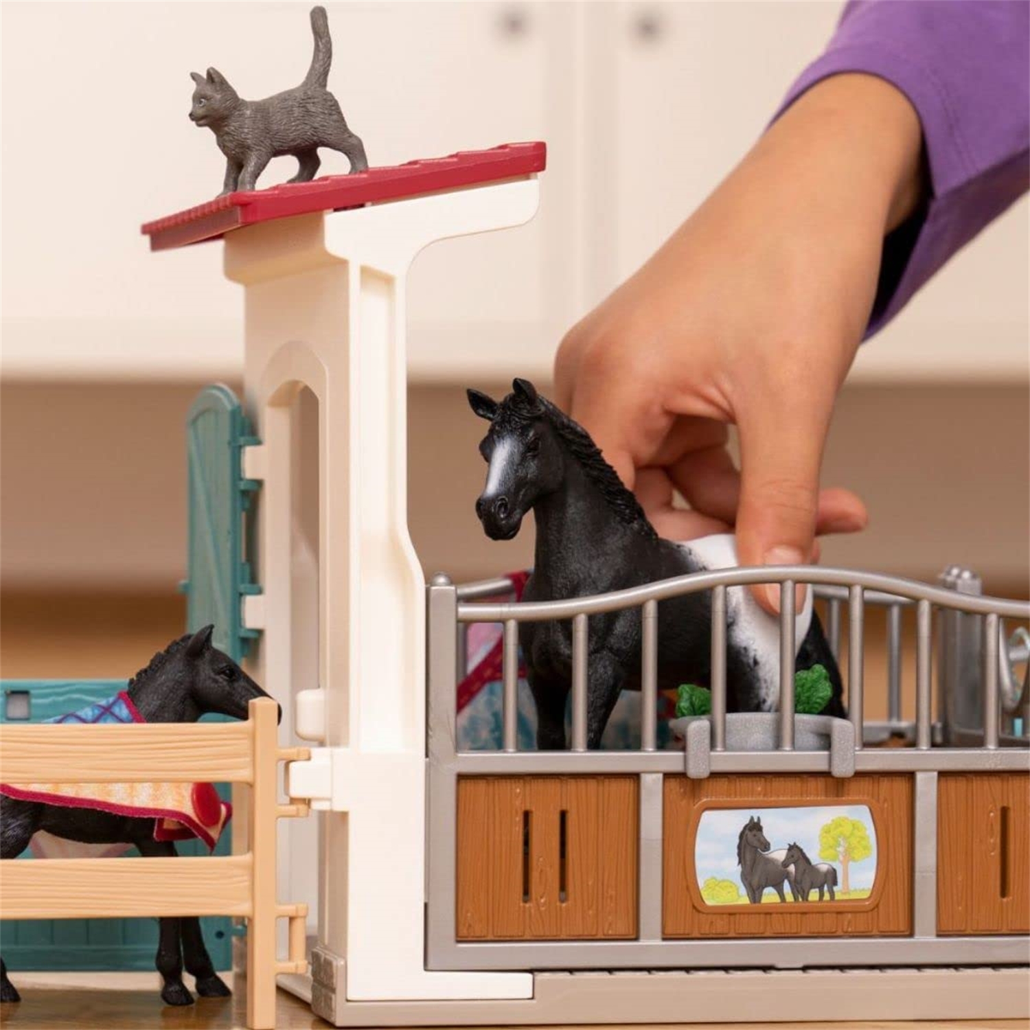 Schleich 42611 Pferdebox mit Stute und Fohlen